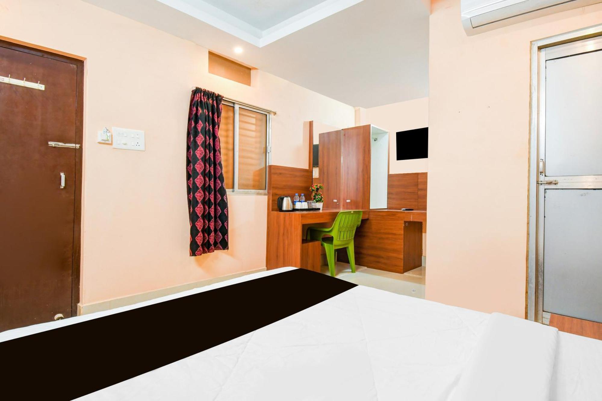 Super Hotel O Dakshin Dwar Formerly Radha Krishna Niwas Puri Esterno foto