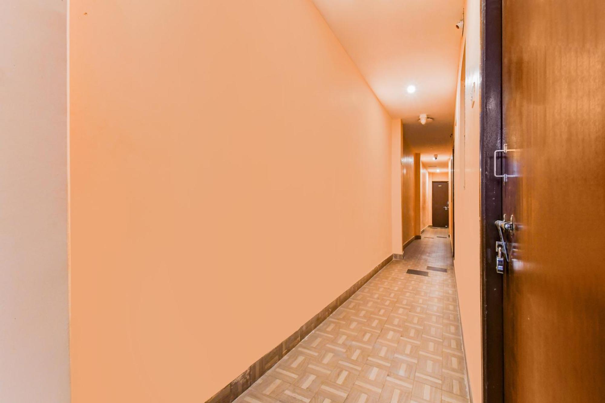 Super Hotel O Dakshin Dwar Formerly Radha Krishna Niwas Puri Esterno foto